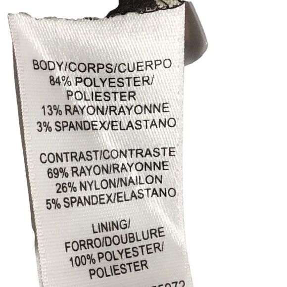 OLD NAVY SHORTS Size 6 - Picture 6 of 6